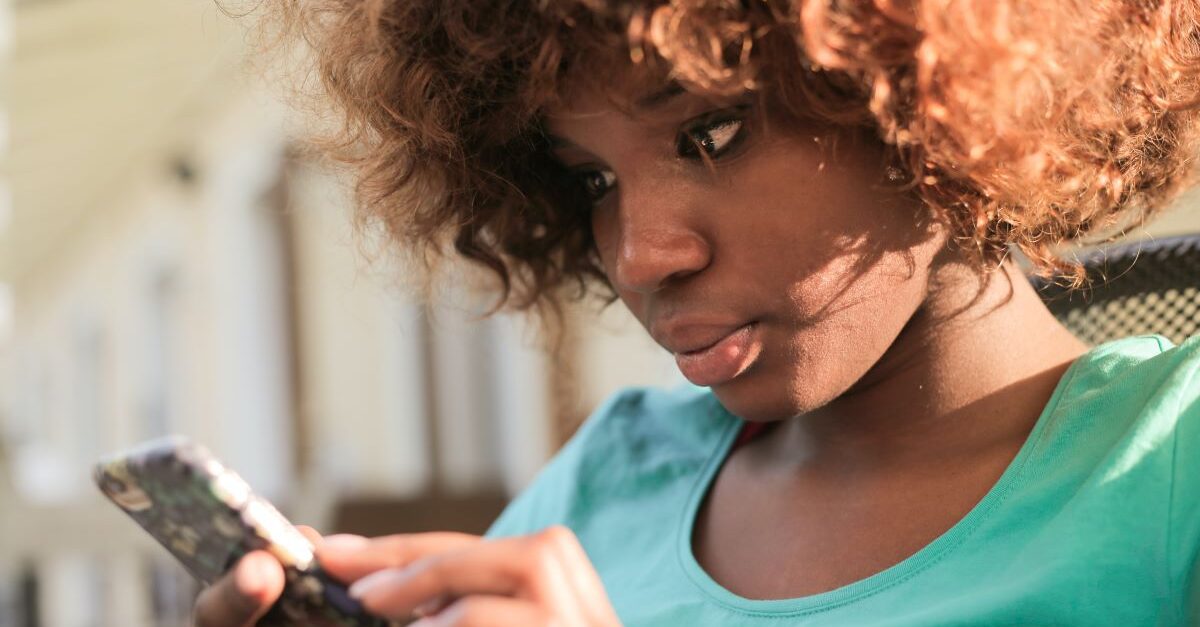 Social media addiction is real and don't let life pass you by while looking at other people's existence.